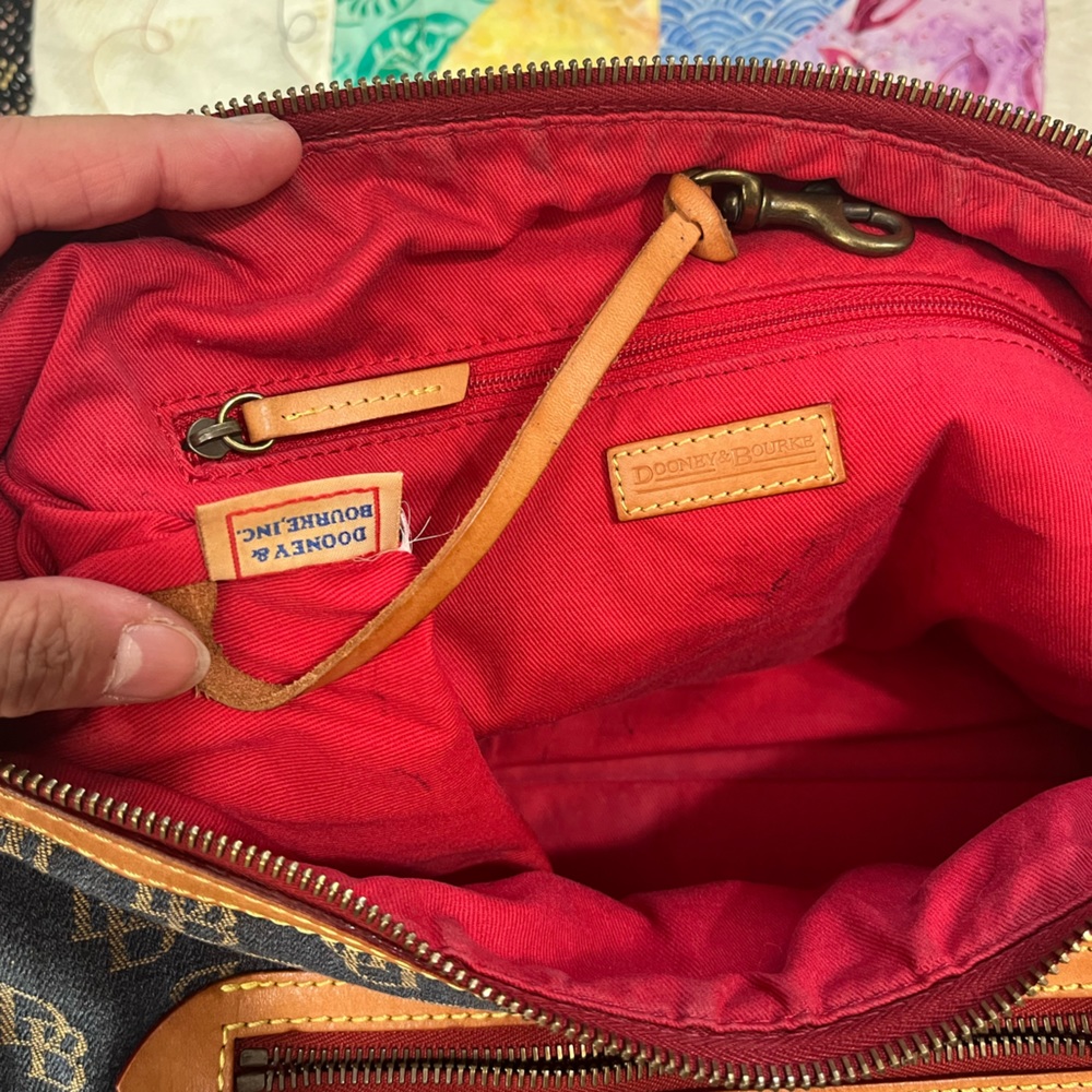 Vintage Dooney jacquard shoulder bag - Picture 9 of 10